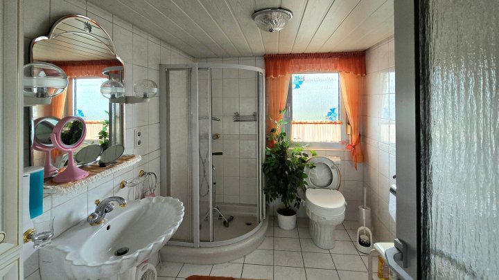 Einfamilienhaus in Schmelz, ggfls. Generationenhaus