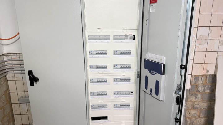 Großflächige Gewerbeimmobilie mit Entwicklungspotenzial-ehemaliger Fachmarkt auf 4.255 m² Grundstück