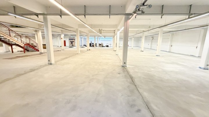 Großflächige Gewerbeimmobilie mit Entwicklungspotenzial-ehemaliger Fachmarkt auf 4.255 m² Grundstück