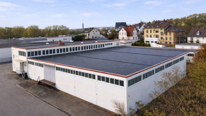 Großflächige Gewerbeimmobilie mit Entwicklungspotenzial-ehemaliger Fachmarkt auf 4.255 m² Grundstück
