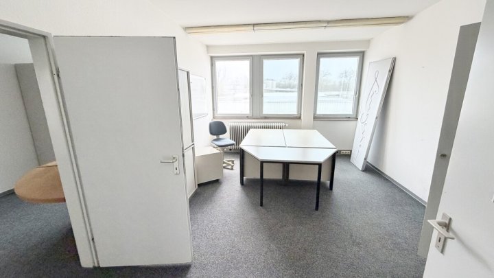 Großflächige Gewerbeimmobilie mit Entwicklungspotenzial-ehemaliger Fachmarkt auf 4.255 m² Grundstück