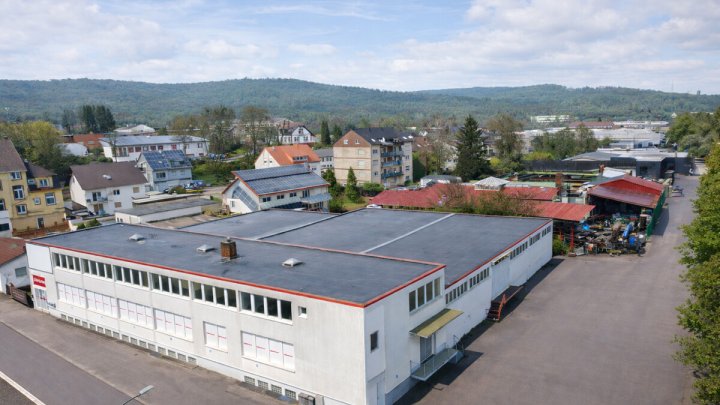 Großflächige Gewerbeimmobilie mit Entwicklungspotenzial-ehemaliger Fachmarkt auf 4.255 m² Grundstück