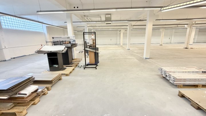 Großflächige Gewerbeimmobilie mit Entwicklungspotenzial-ehemaliger Fachmarkt auf 4.255 m² Grundstück