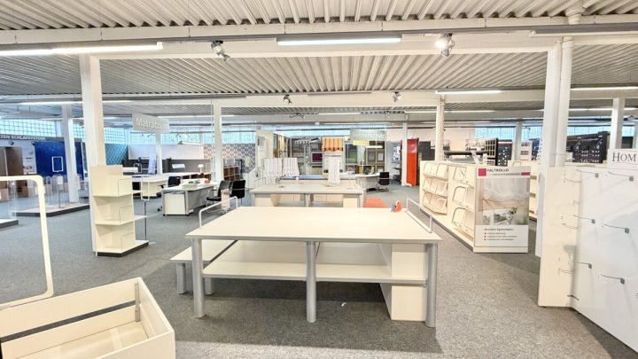 Großflächige Gewerbeimmobilie mit Entwicklungspotenzial-ehemaliger Fachmarkt auf 4.255 m² Grundstück