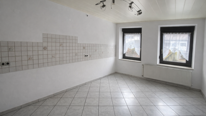 Großzügiges 1-2 Familienhaus mit freiem Ausblick