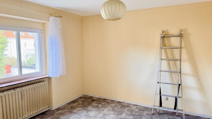 Doppelhaushälfte in Bestlage von Saarlouis mit Doppelgarage und schönem Grundstück zu verkaufen