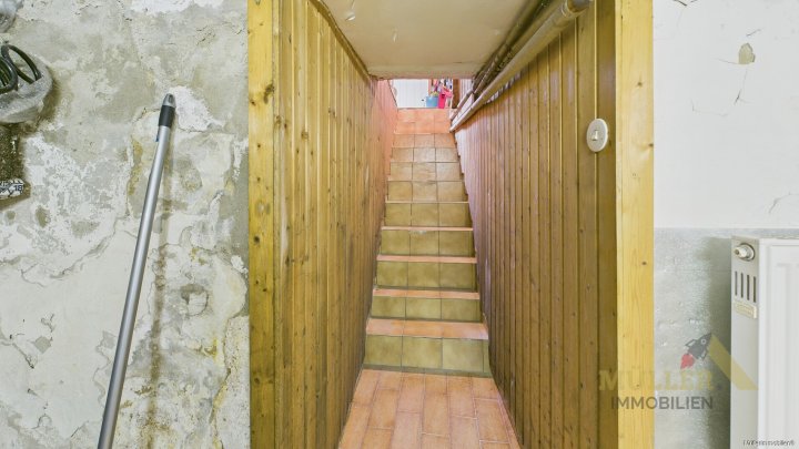 Schickes Einfamilienhaus mit 6 ZKB und Garten zu verkaufen