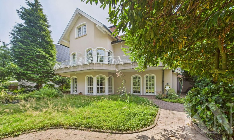 Ihr Wohntraum in Altenkessel – Ein,- bis Dreifamilienhaus mit Potenzial für bis zu 4 Wohneinheiten!