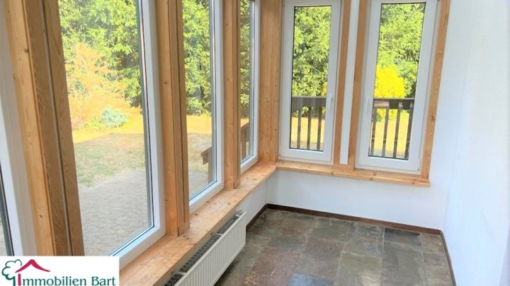 WOHNHAUS + BÜRO + 375 M² AUSSTELLUNG AUF 40 AR IN TOP LAGE!