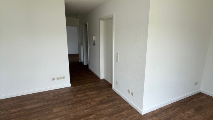Renovierte 2-ZKB-Wohnung mit Stellplatz + Kellerraum