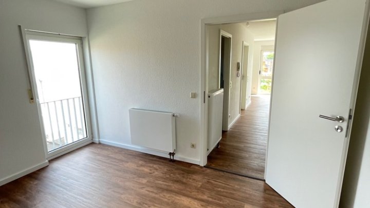 Renovierte 2-ZKB-Wohnung mit Stellplatz + Kellerraum