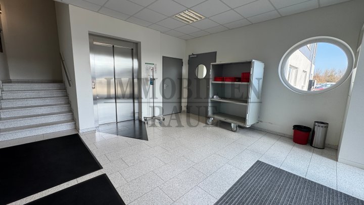 MODERNE BÜRO/GEWERBEFLÄCHEN (225m² Nfl. oder 450m² Nfl.) IN GUTER LAGE VON FRIEDRICSHTAHL