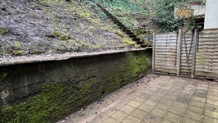 Hochwertig renovierte möblierte 2-ZKB mit EBK, Terrasse + Garage, sofort verfügbar