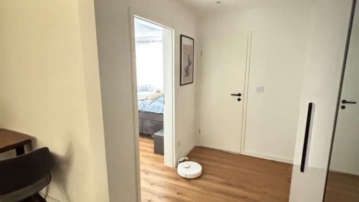 Hochwertig renovierte möblierte 2-ZKB mit EBK, Terrasse + Garage, sofort verfügbar