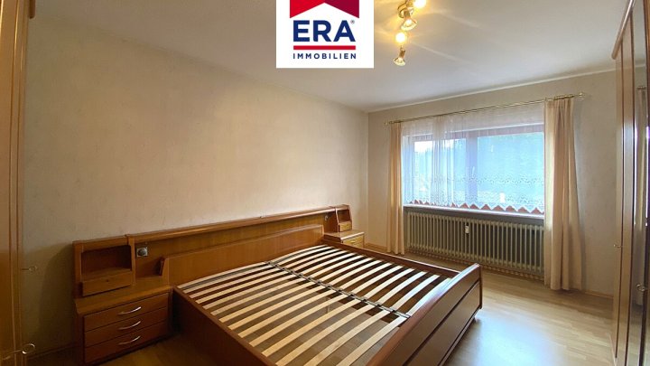 EINFAMILIENHAUS MIT EINLIEGERWOHNUNG, RUHIGE LAGE, GROSSROSSELN/KARLSBRUNN