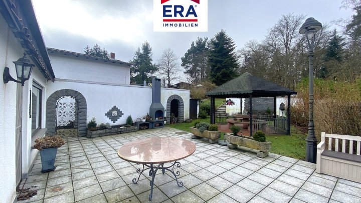 EINFAMILIENHAUS MIT POOL UND EINLIEGERWOHNUNG, RUHIGE LAGE IN GROSSROSSELN/EMMERSWEILER