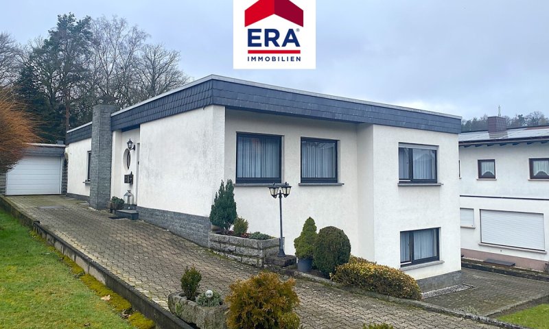 EINFAMILIENHAUS MIT POOL UND EINLIEGERWOHNUNG, RUHIGE LAGE IN GROSSROSSELN/EMMERSWEILER