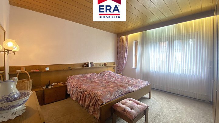 EINFAMILIENHAUS MIT POOL UND EINLIEGERWOHNUNG, RUHIGE LAGE IN GROSSROSSELN/EMMERSWEILER