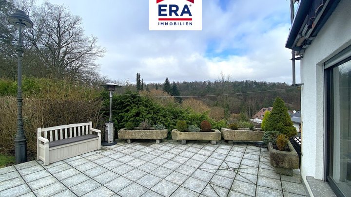 EINFAMILIENHAUS MIT POOL UND EINLIEGERWOHNUNG, RUHIGE LAGE IN GROSSROSSELN/EMMERSWEILER