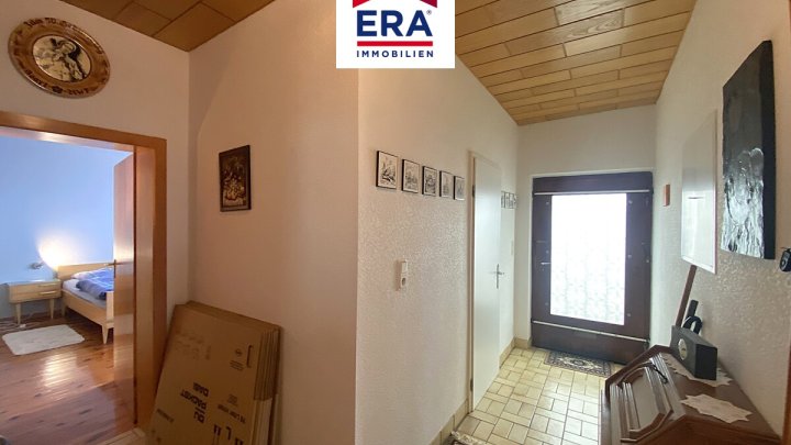 EINFAMILIENHAUS MIT POOL UND EINLIEGERWOHNUNG, RUHIGE LAGE IN GROSSROSSELN/EMMERSWEILER