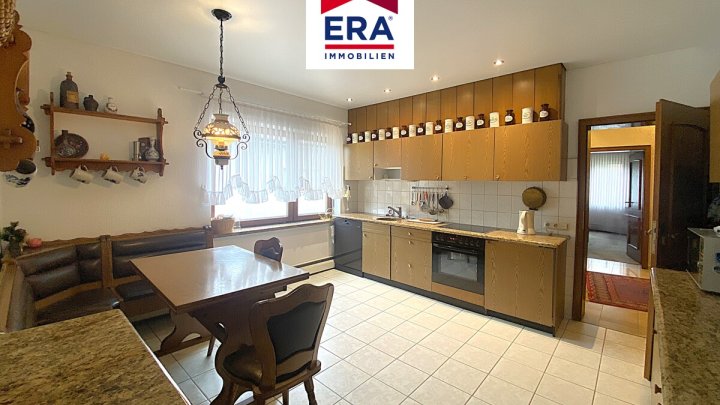 EINFAMILIENHAUS MIT POOL UND EINLIEGERWOHNUNG, RUHIGE LAGE IN GROSSROSSELN/EMMERSWEILER