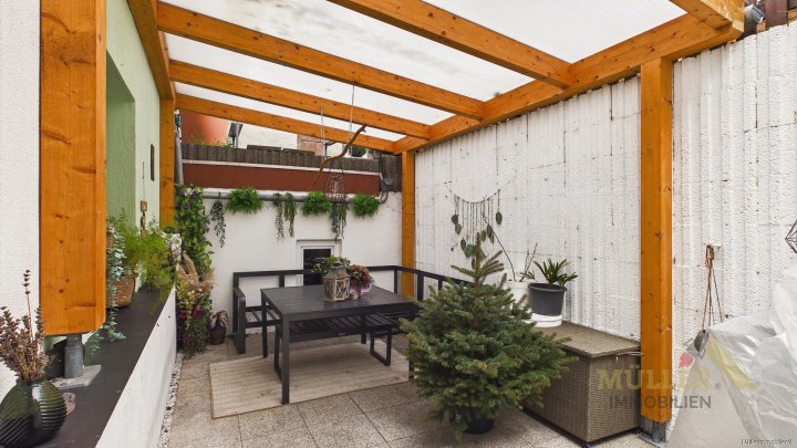 Gepflegtes Reihenmittelhaus in Schmelz mit Garten