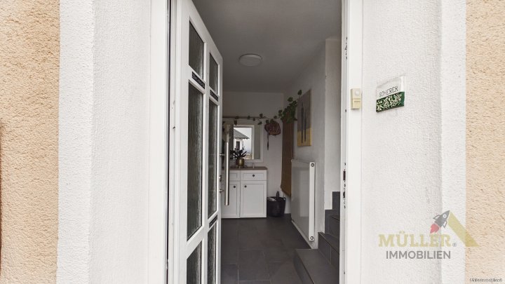 Gepflegtes Reihenmittelhaus in Schmelz mit Garten