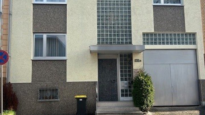 Ihr neues Zuhause: Großzügiges Familienhaus mit traumhaftem Garten