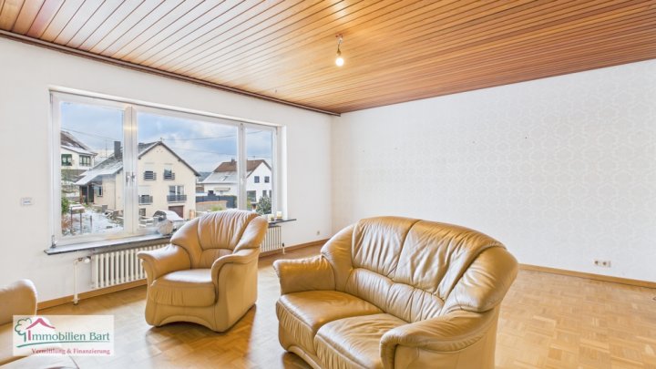 SCHWEMLINGEN: WOHNHAUS MIT GARTEN IN TOP-LAGE!