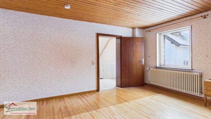 SCHWEMLINGEN: WOHNHAUS MIT GARTEN IN TOP-LAGE!