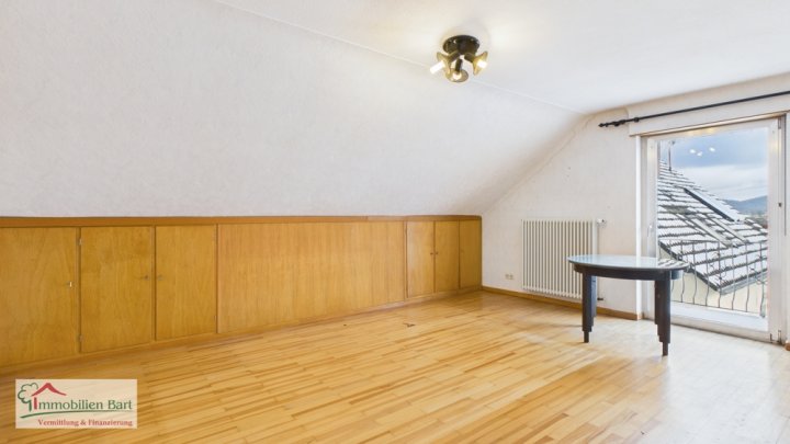 SCHWEMLINGEN: WOHNHAUS MIT GARTEN IN TOP-LAGE!