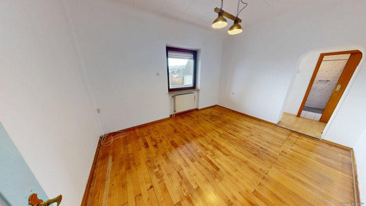 Gepflegtes Zweifamilienhaus in ruhiger Nebenstraße von Püttlingen