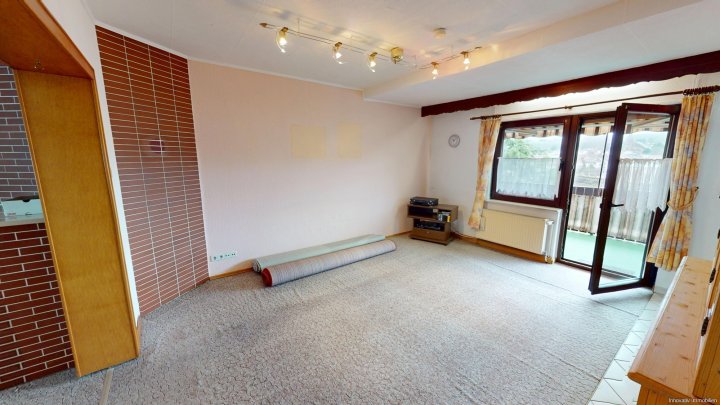 Gepflegtes Zweifamilienhaus in ruhiger Nebenstraße von Püttlingen