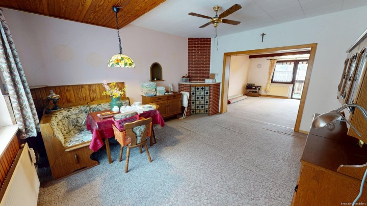 Gepflegtes Zweifamilienhaus in ruhiger Nebenstraße von Püttlingen