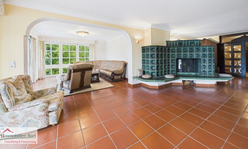 WOHNHAUS MIT 458 M² WOHNFLÄCHE IN LOSHEIM-HAUSBACH