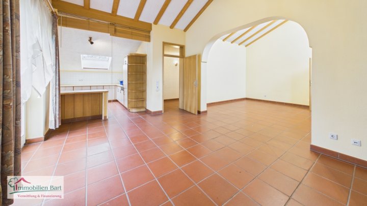 WOHNHAUS MIT 458 M² WOHNFLÄCHE IN LOSHEIM-HAUSBACH