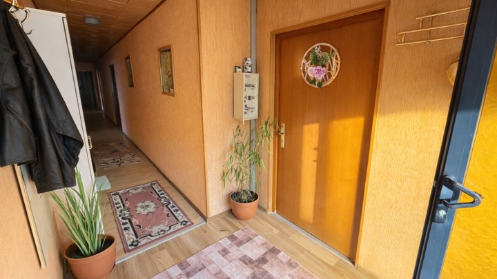 Bungalow-Doppelhaushälfte mit ca. 200 m² Wohnfläche auf einer Ebene