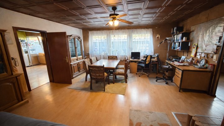 Bungalow-Doppelhaushälfte mit ca. 200 m² Wohnfläche auf einer Ebene