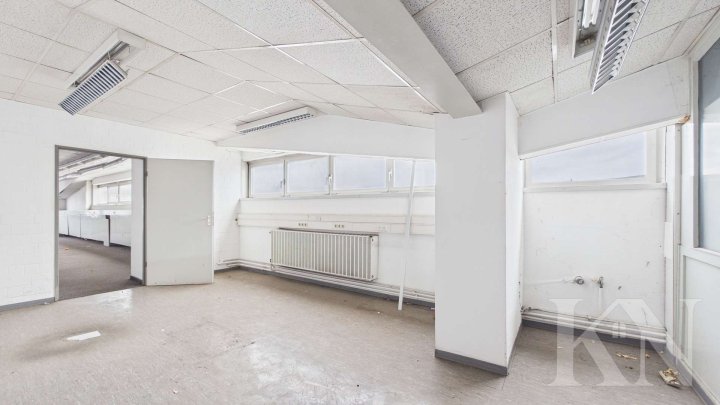 Logistik- und Gewerbefläche mit 14 Überladebrücken – flexibel teilbar