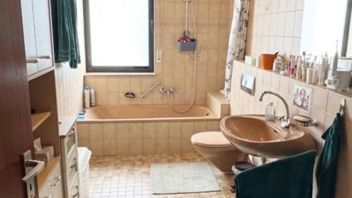 Gepflegte 3 ZKB-ETW mit Balkon & Aufzug in Riegelsberg!