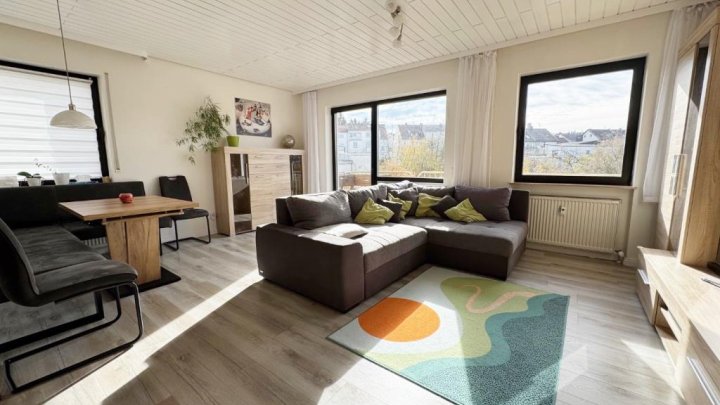 Gepflegte 3 ZKB-ETW mit Balkon & Aufzug in Riegelsberg!