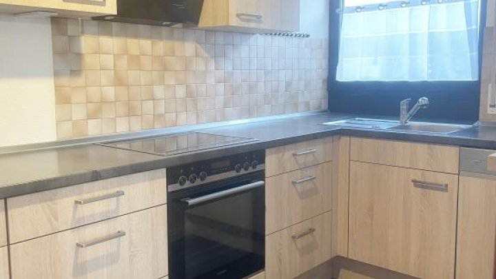 Gepflegte 3 ZKB-ETW mit Balkon & Aufzug in Riegelsberg!