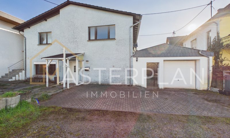 Einzugsbereites EFH mit Garage