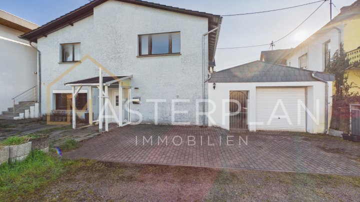 Einzugsbereites EFH mit Garage