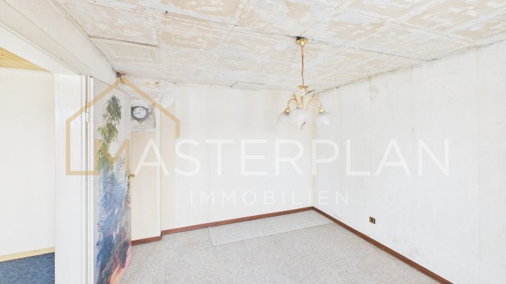 Renovierungsbedürftiges EFH in ruhiger Lage von Schwalbach