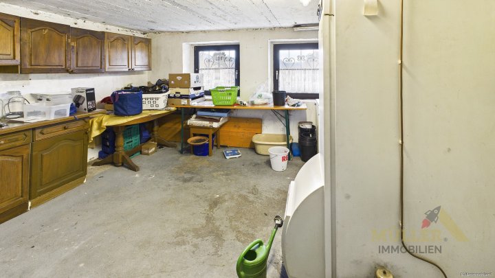 Seltene Gelegenheit in Saarfels: Einfamilienhaus mit viel Platz und Garten