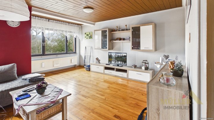 Seltene Gelegenheit in Saarfels: Einfamilienhaus mit viel Platz und Garten