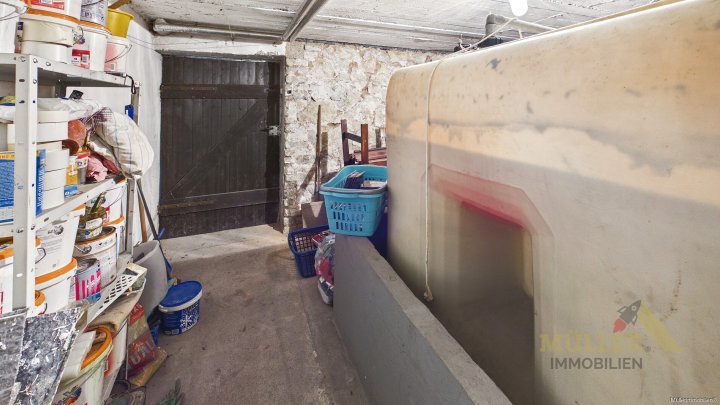 Seltene Gelegenheit in Saarfels: Einfamilienhaus mit viel Platz und Garten