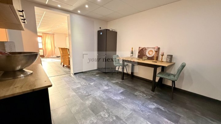 Schönes Ein-bis Zweifamilienhaus auf ca. 295 m² im Grünen mit Außenpool - Einliegerwohnung möglich