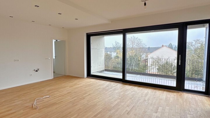 Erstbezug nach Kernsanierung - 3-ZKB mit Balkon in toller Lage auf dem Rotenbühl